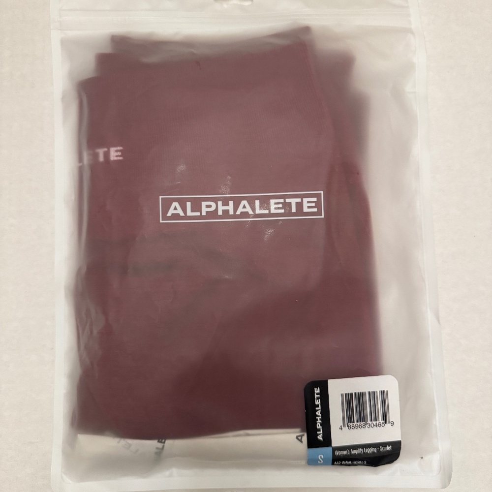 ALPHALETE SCARLET LEGGING